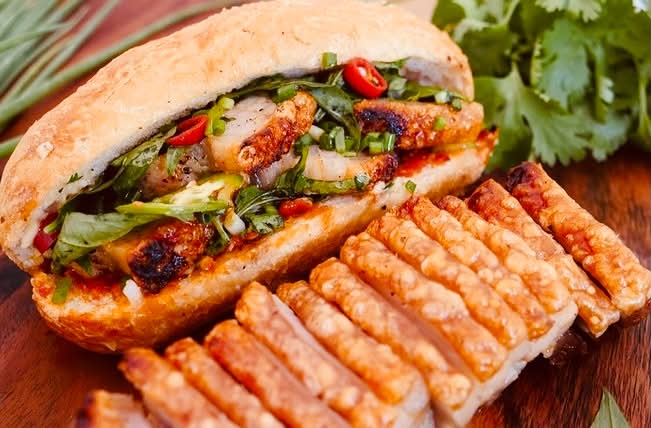 Bánh mì heo quay · crispy roast pork