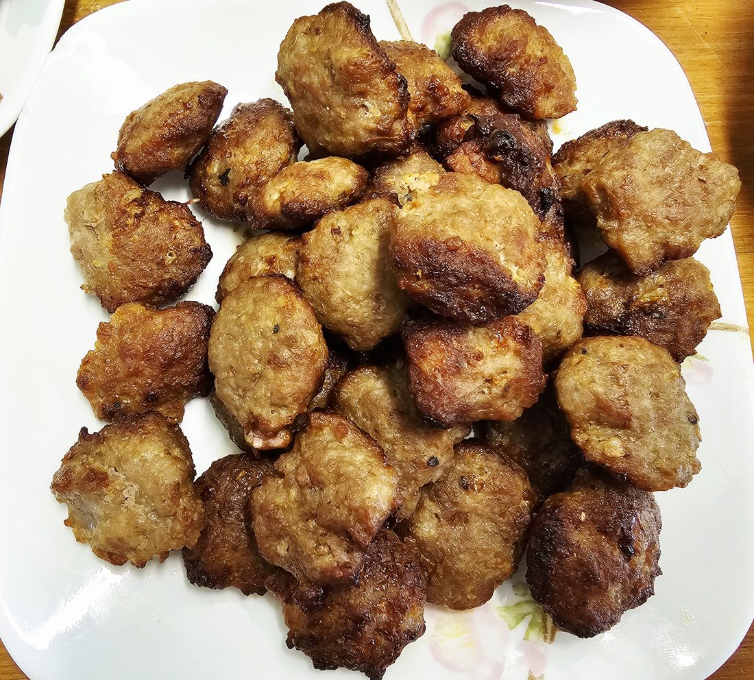 Chả · grilled pork meatballs
